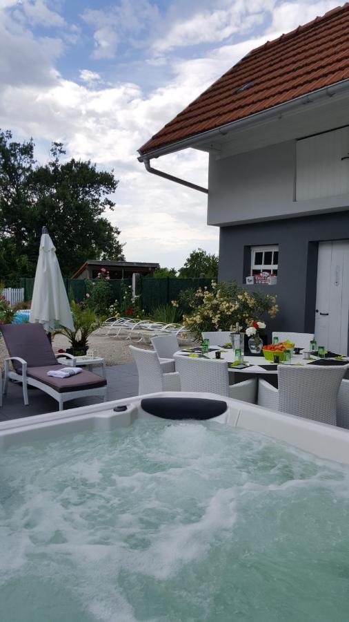 Au Berceau Du Loup Agile Bed and Breakfast Offendorf Exteriör bild